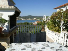 Neat apartment in Vinisce with magnificent sea and beach within walking distance